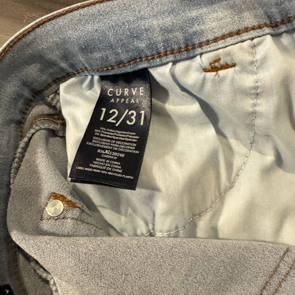 Light Wash Curve Appeal Women’s high-rise essential skinny jeans - size 12/31 - Picture 5 of 6